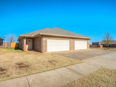 Photo of 11205 NW 6th Terrace, Yukon, OK 73099 (MLS # 1249070)