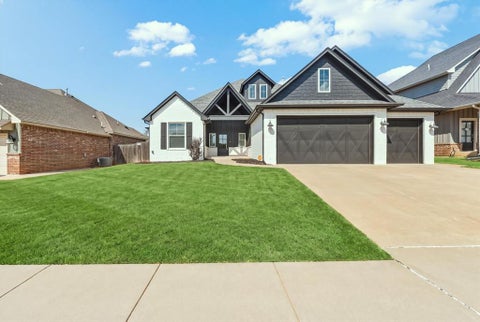 Photo of 10820 Wild Horse Creek Drive, Yukon, OK 73099 (MLS # 1248154)