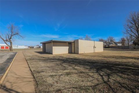 Photo of 500 Park Place, Mustang, OK 73064 (MLS # 1210618)