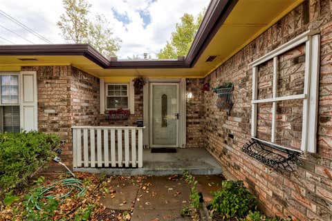 Photo of 819 Hawthorne Place, Edmond, OK 73003 (MLS # 1245917)
