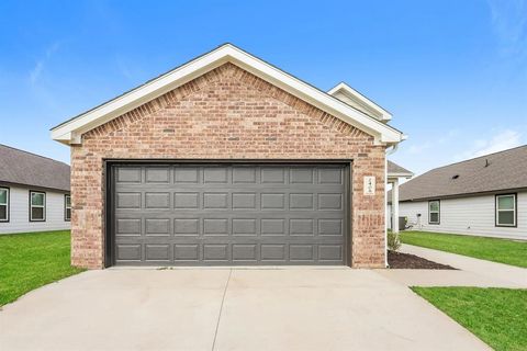 Photo of 2408 Rosewood Lane, El Reno, OK 73036 (MLS # 1217595)