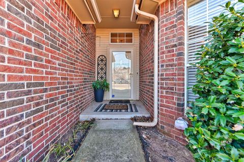 Photo of 428 McDonald Drive, Edmond, OK 73034 (MLS # 1228629)