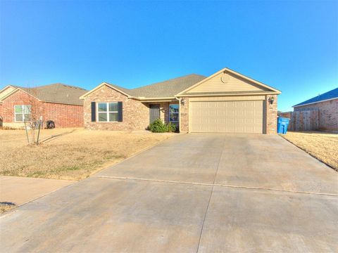 Photo of 572 Fox Den Drive, Newcastle, OK 73065 (MLS # 1209956)