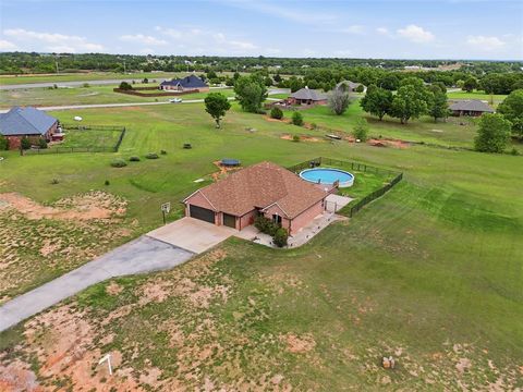 Photo of 1700 Sandpiper Drive, Blanchard, OK 73010 (MLS # 1213705)
