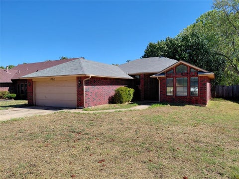 Photo of 17012 Crest Valley VLY, Edmond, OK 73012 (MLS # 1255617)