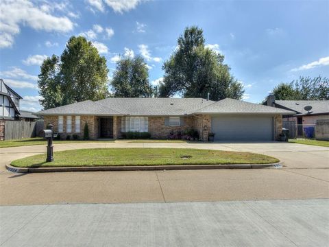 Photo of 2324 Parkland Way, Norman, OK 73069 (MLS # 1230592)