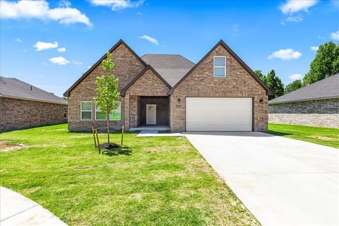 Photo of 228 E Abbott Lane, Mustang, OK 73064 (MLS # 1229735)