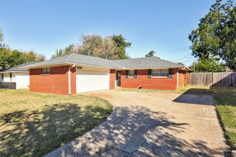 Photo of 1405 NW 102nd Street, Oklahoma City, OK 73114 (MLS # 1253044)