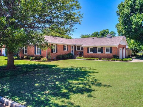 Photo of 4613 N Virginia Avenue, Oklahoma City, OK 73118 (MLS # 1229081)