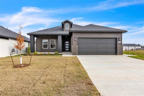 Photo of 514 Grand Sycamore Drive, Washington, OK 73093 (MLS # 1191199)