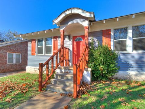 Photo of 821 NW 35th Street, Oklahoma City, OK 73118 (MLS # 1229247)