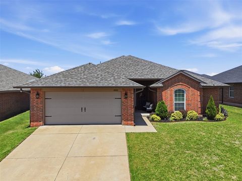 Photo of 1605 NW 125th Street, Oklahoma City, OK 73120 (MLS # 1229575)