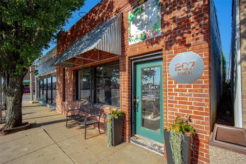 Photo of 207 N Main, Blanchard, OK 73010 (MLS # 1246630)