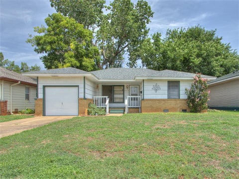 Photo of 4425 NW 32nd Street, Oklahoma City, OK 73112 (MLS # 1238347)