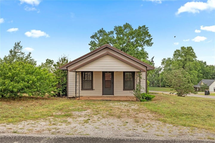 Photo 1 of 18 — 435 N Hunt Avenue, Hydro, OK 73048
