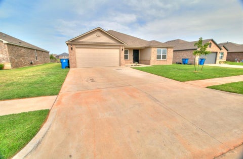 Photo of 309 Foxtrot Terrace, Newcastle, OK 73065 (MLS # 1241825)