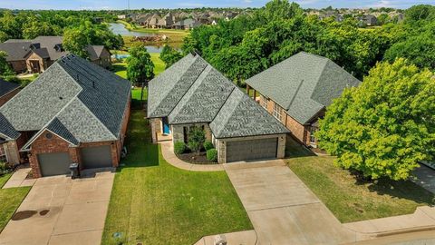 Photo of 15709 Teesdale Road, Edmond, OK 73013 (MLS # 1229078)