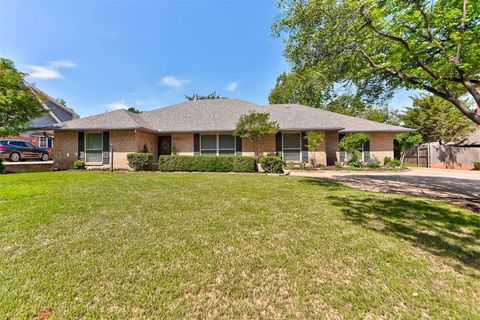 Photo of 10909 Willow Grove Road, Oklahoma City, OK 73120 (MLS # 1228639)