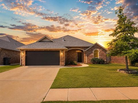 Photo of 417 SW 170th Terrace, Oklahoma City, OK 73170 (MLS # 1229945)