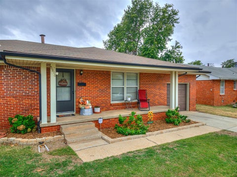 Photo of 5916 NW 60th Street, Oklahoma City, OK 73122 (MLS # 1252438)