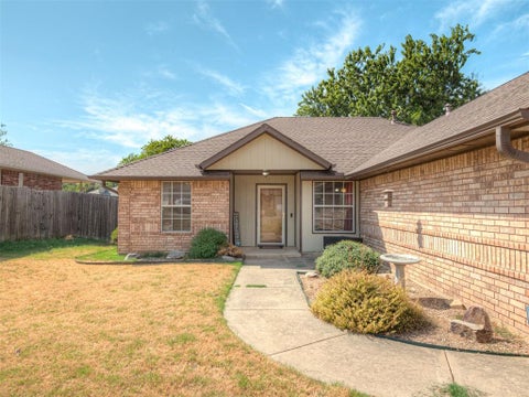 Photo of 1713 N Shawnee Trail, Choctaw, OK 73020 (MLS # 1250389)