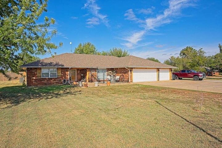 Photo 1 of 47 — 1901 S Broadway, Guthrie, OK 73044