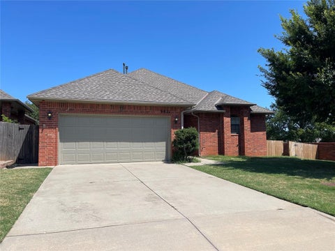 Photo of 9621 Montclaire Drive, Midwest City, OK 73130 (MLS # 1237908)