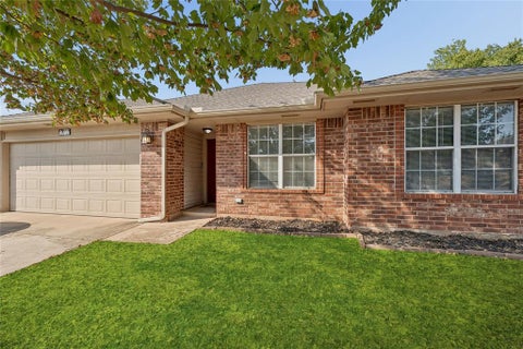 Photo of 713 Cavecreek Street, Norman, OK 73071 (MLS # 1250884)