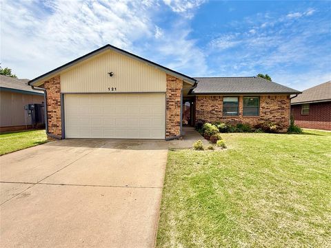 Photo of 121 Bellgate Drive, Yukon, OK 73099 (MLS # 1226969)