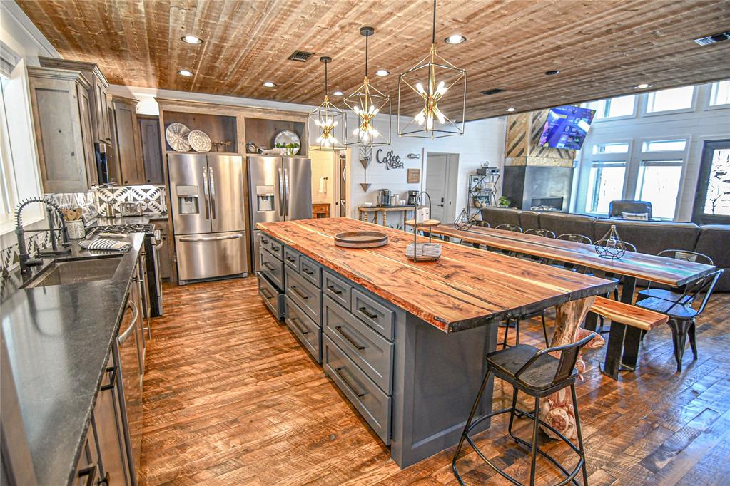 Broken Bow, Oklahoma, 74728, United States, 6 Bedrooms Bedrooms, ,7 BathroomsBathrooms,Residential,Active,2029721