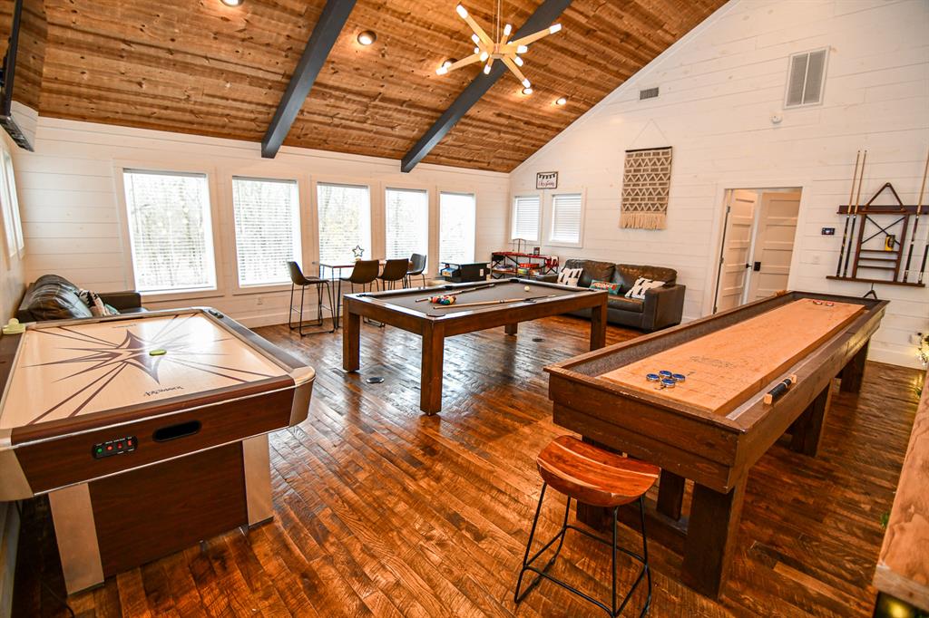 Broken Bow, Oklahoma, 74728, United States, 6 Bedrooms Bedrooms, ,7 BathroomsBathrooms,Residential,Active,2029721
