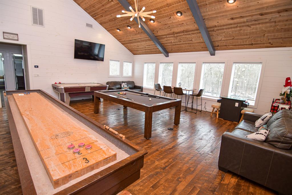 Broken Bow, Oklahoma, 74728, United States, 6 Bedrooms Bedrooms, ,7 BathroomsBathrooms,Residential,Active,2029721