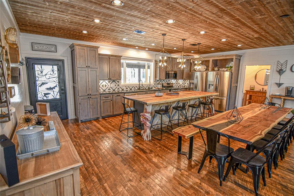 Broken Bow, Oklahoma, 74728, United States, 6 Bedrooms Bedrooms, ,7 BathroomsBathrooms,Residential,Active,2029721