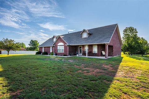Photo of 506 Summer Creek Road, Blanchard, OK 73010 (MLS # 1237790)
