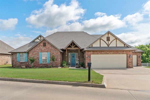 2528 E BRADLEY ST, SHAWNEE, OK 74804 - Image 2cdda631a0a856a659ec89caaa18f346/1506541097