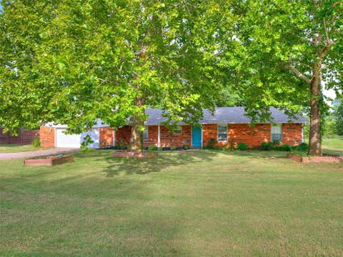 Photo of 1135 Mockingbird Circle, Choctaw, OK 73020 (MLS # 1241676)