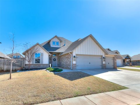 Photo of 10104 NW 138th Circle, Yukon, OK 73099 (MLS # 1220045)