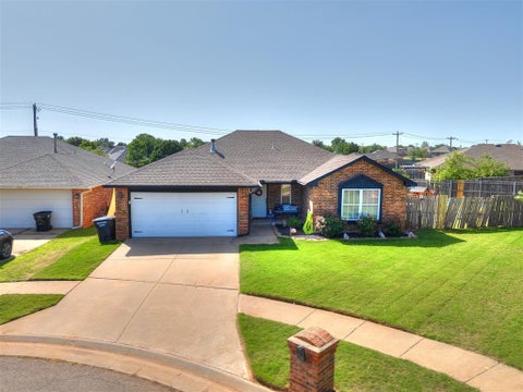 Photo of 625 SW 38th Place, Moore, OK 73160 (MLS # 1237420)