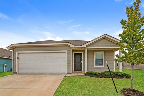 Photo of 10924 SW 23rd Place, Yukon, OK 73099 (MLS # 1229724)