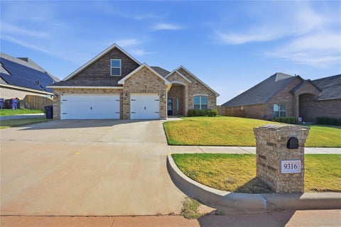 Photo of 9316 SW 40th Street, Oklahoma City, OK 73179 (MLS # 1251498)