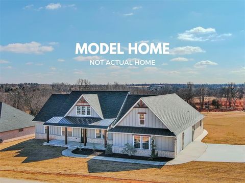 Photo of 1160 Wolf Creek Drive, Blanchard, OK 73010 (MLS # 1227179)