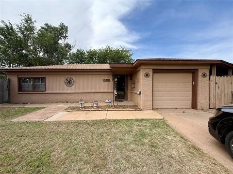 Photo of 1021 Coe Street, Altus, OK 73521 (MLS # 1230425)