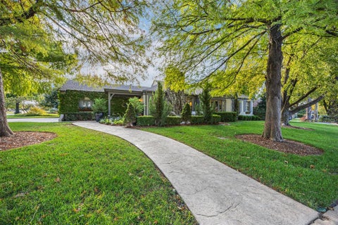 Photo of Nichols Hills, OK 73116 (MLS # 1254314)