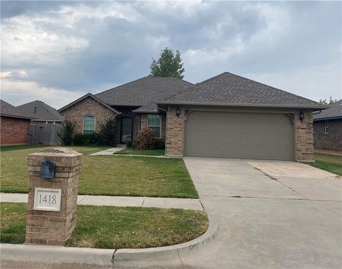 Photo of 1418 Spoonwood Road, Norman, OK 73071 (MLS # 1230208)