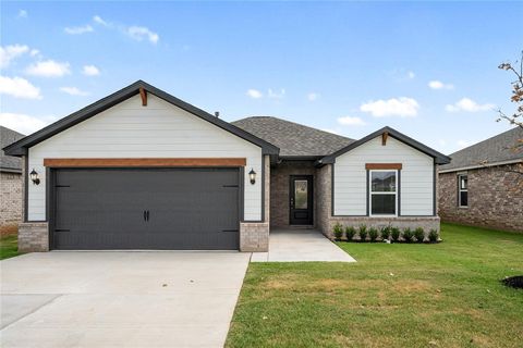 Photo of 1910 Redwood Lane, El Reno, OK 73036 (MLS # 1218785)