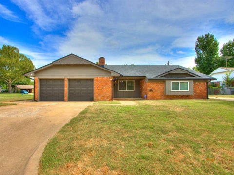 Photo of 339 Rosewood Drive, Norman, OK 73069 (MLS # 1246915)