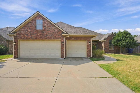 Photo of 21633 Long Trail, Edmond, OK 73012 (MLS # 1251102)