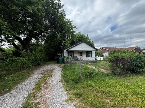 Photo of 424 SE 46th Street, Oklahoma City, OK 73129 (MLS # 1228481)