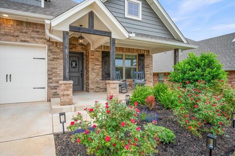 Photo of 712 NW 199th Street, Edmond, OK 73012 (MLS # 1228082)