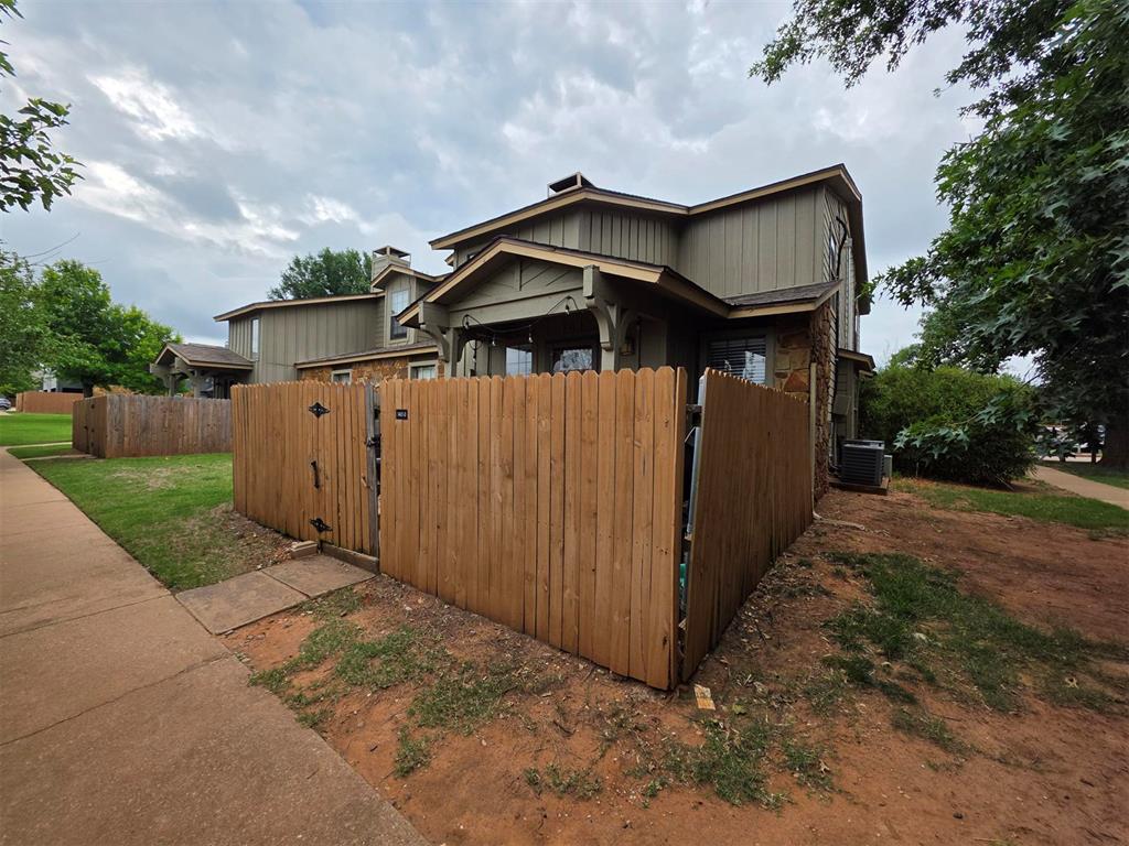 Photo 1 of 22 — 14431 N Pennsylvania Avenue 26D, Oklahoma City, OK 73134